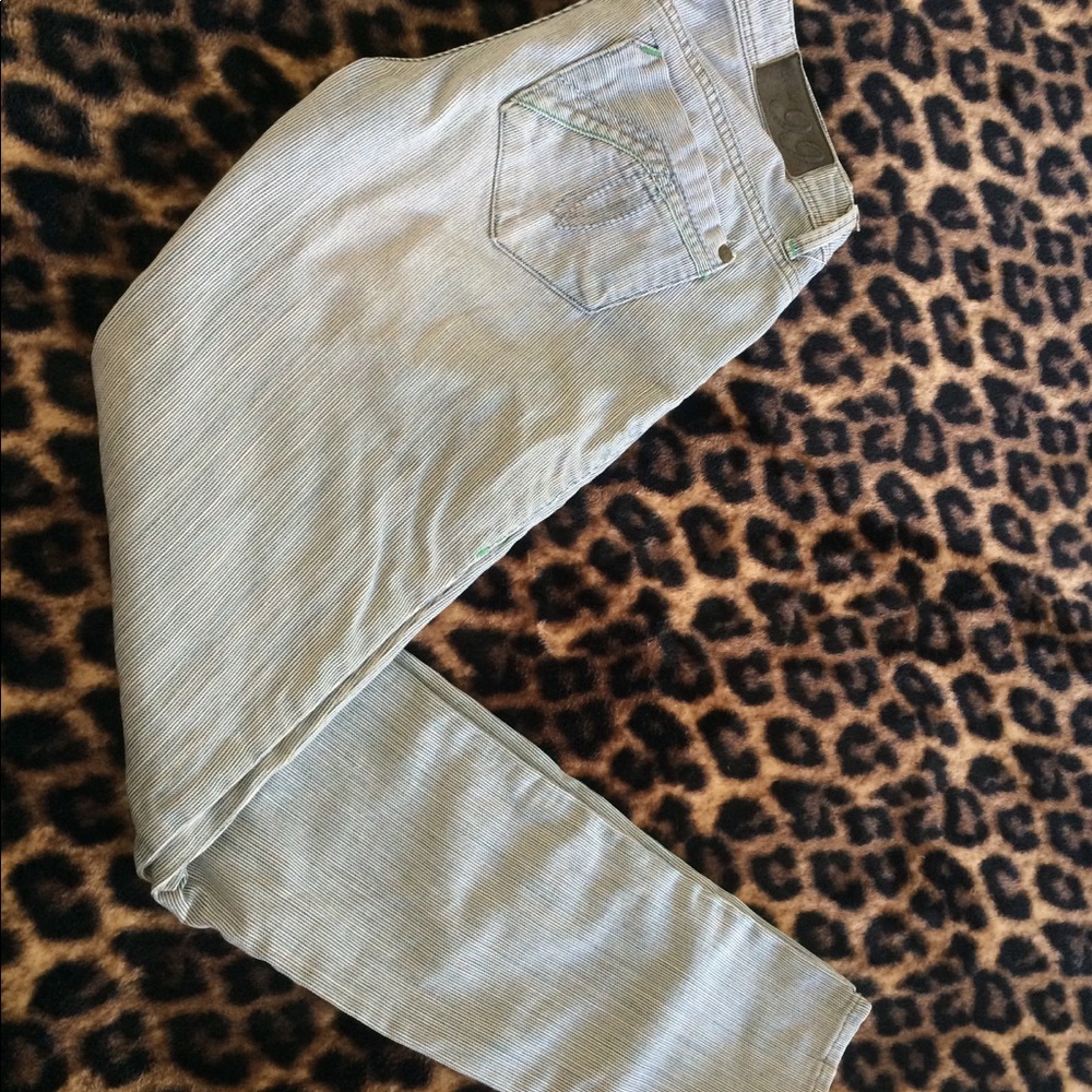 Level 99 Women’s Jean ms Size 25